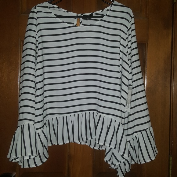 a.n.a Tops - ANA FUN, SUPER CUTE TOP